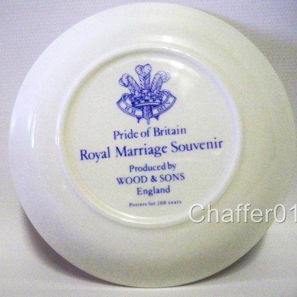 Princess-of-Wales-Royal-Marriage-PIN-DISH-Wood-Sons-1981-253688898128-2